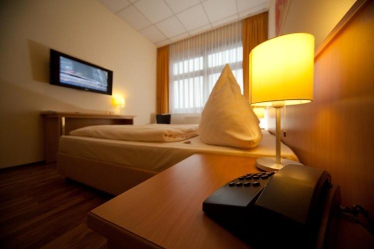 Hotel Zur Rebe Hochheim am Main Rum bild